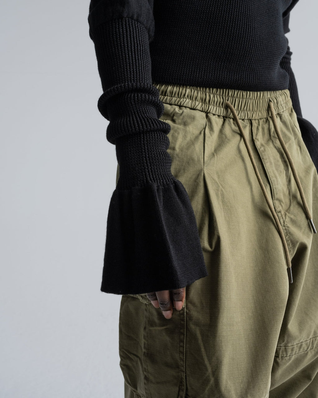CIRCLE CROPPED LONGSLEEVE - WILLIAM FAN
