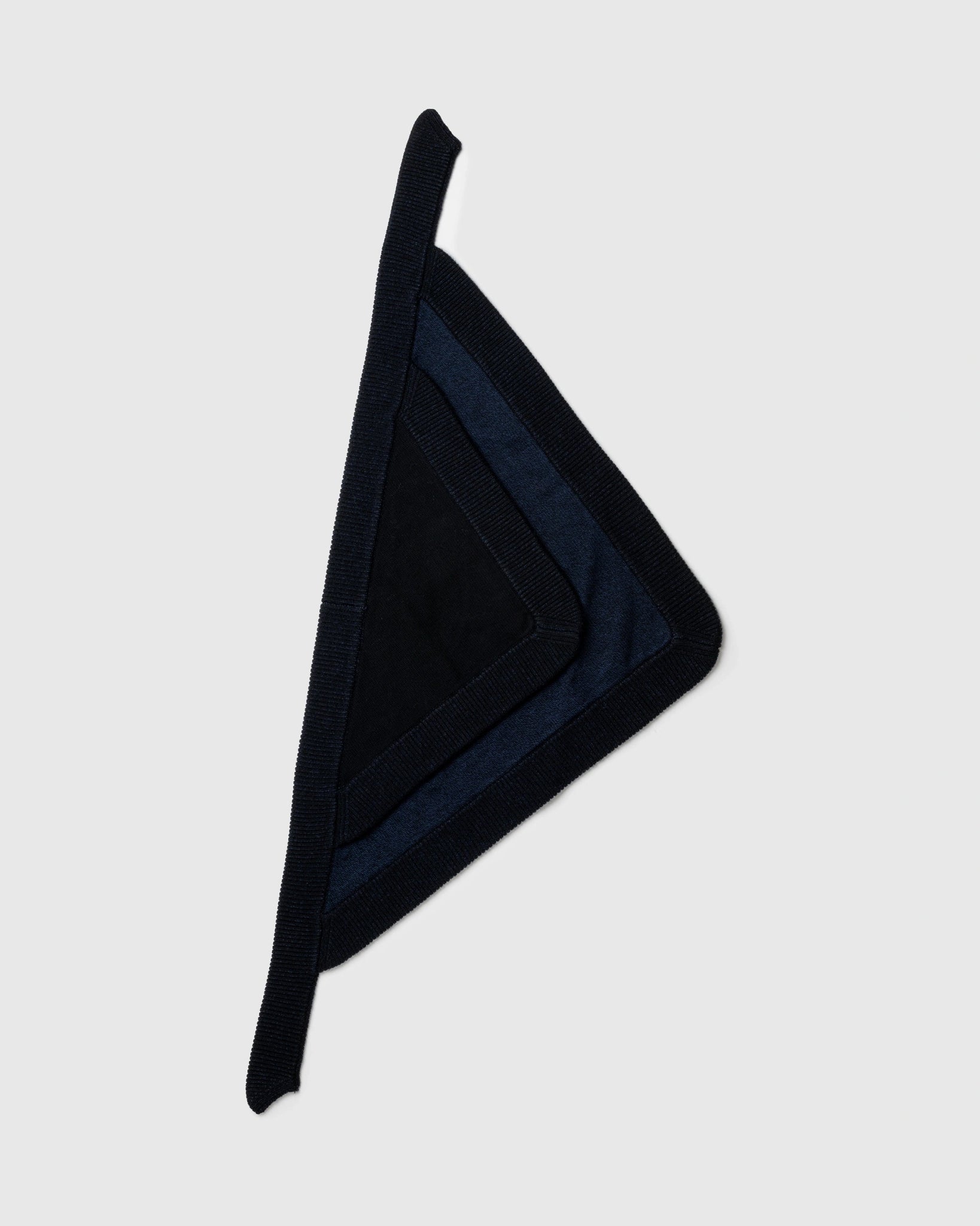TRIANGLE SCARF - WILLIAM FAN