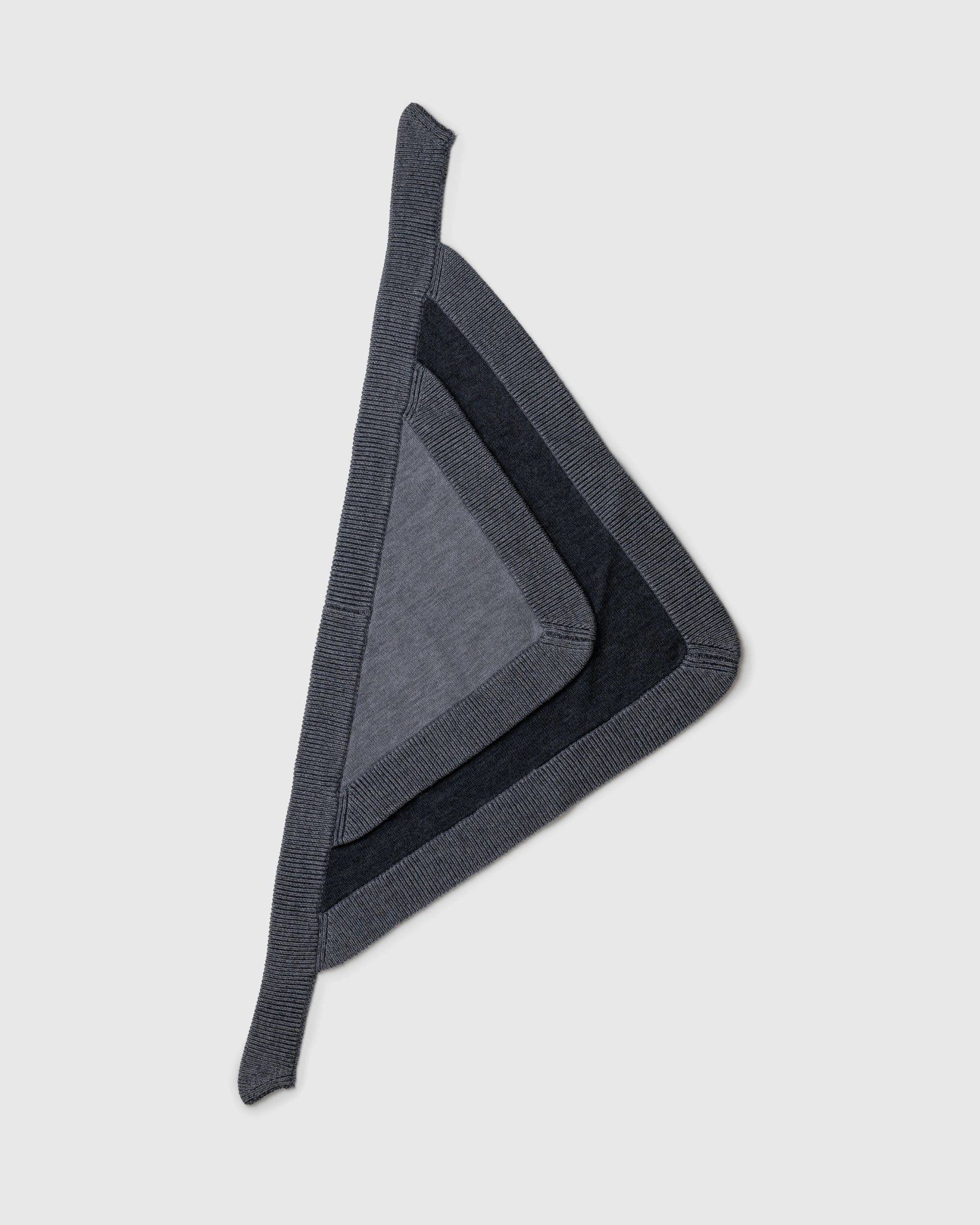 TRIANGLE SCARF - WILLIAM FAN